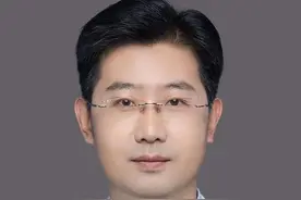 七旬老人突然排尿困难，以为是前列腺增生，后来发现问题不简单图片