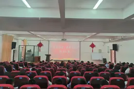 拳拳爱国心，殷殷演讲情  —— 记人民路中学爱国演讲竞赛活动图片