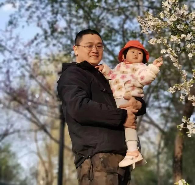 “你下去行吗？” “行不行我也得下去！	”