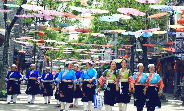 走进21℃的安顺，共赴“爽居”的诗意之约