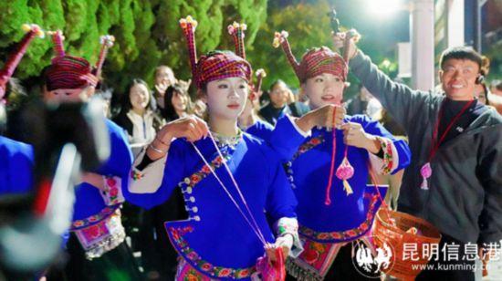 霓虹烟火照夜街 文山广南千年句町文化点亮云南新“夜”态