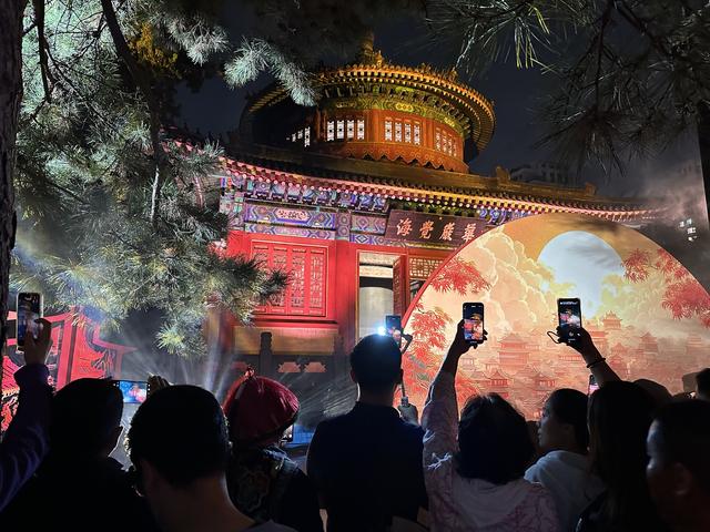 600岁永乐大钟定时鸣响，大钟寺上演中秋游园会