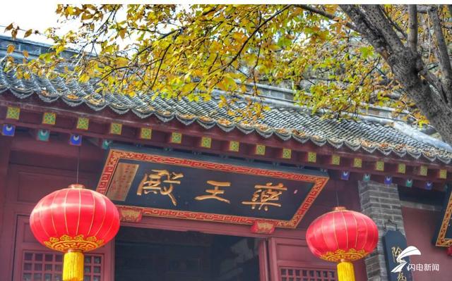 组图丨泰山脚下王母池：红墙映蜡梅 寒香醉冬阳