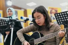 爱上中国风丨从家乡唱到春晚的埃及女孩图片