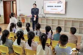 山东高速：“携手筑安全·童心绘未来”  扣好人生第一粒扣子图片