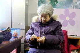 “手套奶奶”，你真了不起！图片