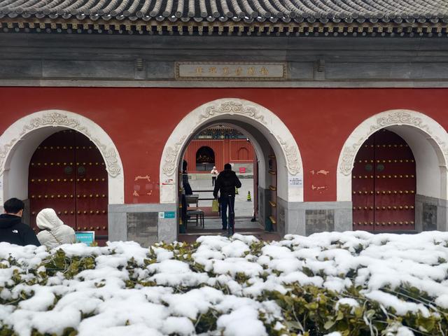 雪后白塔寺，尽显悠远的禅意