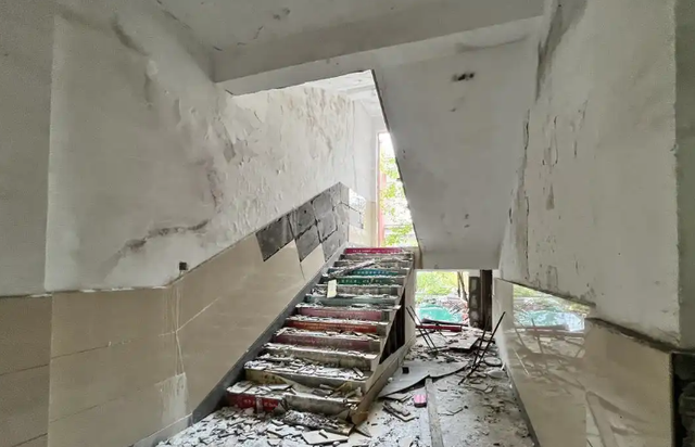 废弃的医院和学校成打卡地：不妨借势升级，变废为宝丨中听