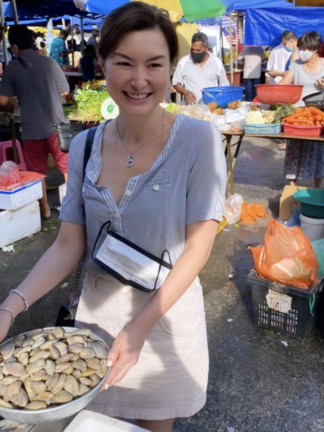 迷倒谢霆锋的玉兰油姐姐，25年后变成这样了？