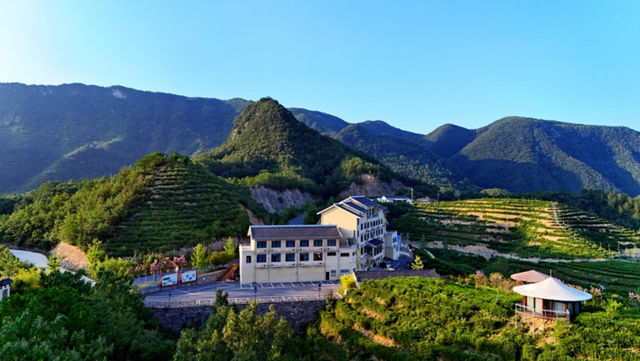 保康白竹村：山水交织的自然画卷