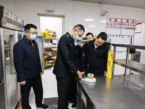 九寨沟县2025年“国庆·中秋”黄金周旅游市场持续火爆 旅游接待再创新高