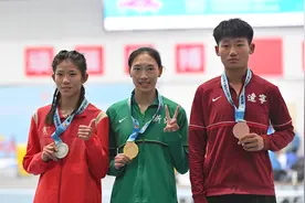 （体育）田径——全国室内锦标赛：徐辉获女子1500米冠军(2)图片