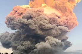 印尼一火山持续喷发 部分往返巴厘岛航班取消图片