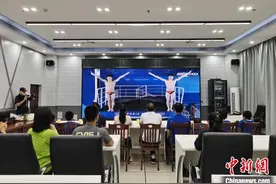 （巴黎奥运）“00后”练俊杰奥运夺冠 其父：付出有了结果，深感欣慰图片