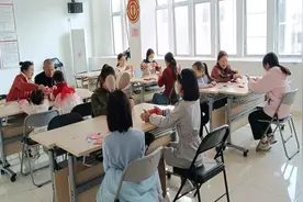 龙岗区园山街道安良社区开展红包灯笼手工DIY图片