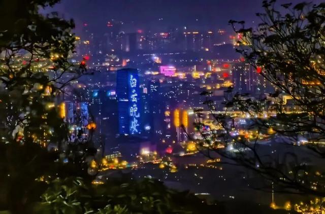 别问了！老广晚上都去这里玩，打卡清单已备好→（文末福利）