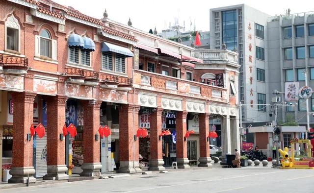 氛围拉满！古城刷屏了，最美中国红！