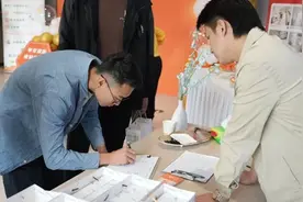 厦门海沧港汇邻里中心配套港汇公寓开启试运营图片