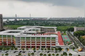 这就是我的新学校吗？又大又漂亮！图片