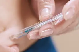 新型避孕针一针管两年，可自行注射随时取出视频封面