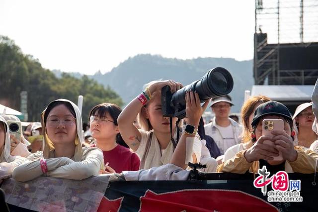 张家界峰林音乐节“破圈生长”：山与乐双向奔赴