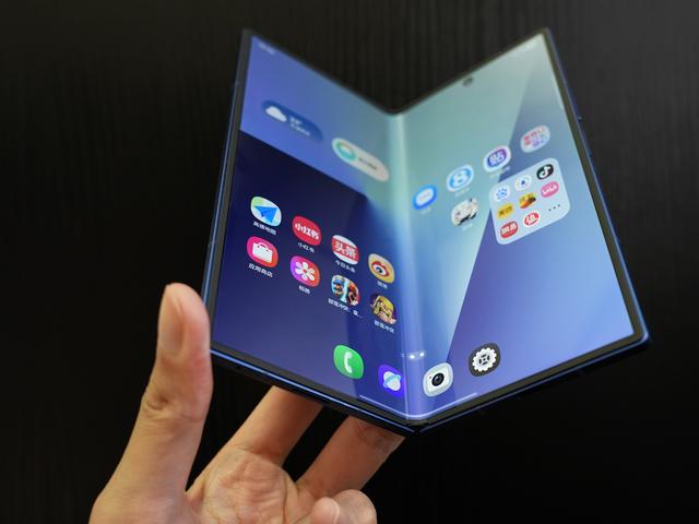 三星Galaxy Z Fold7评测：轻薄睿智，AI惹人爱