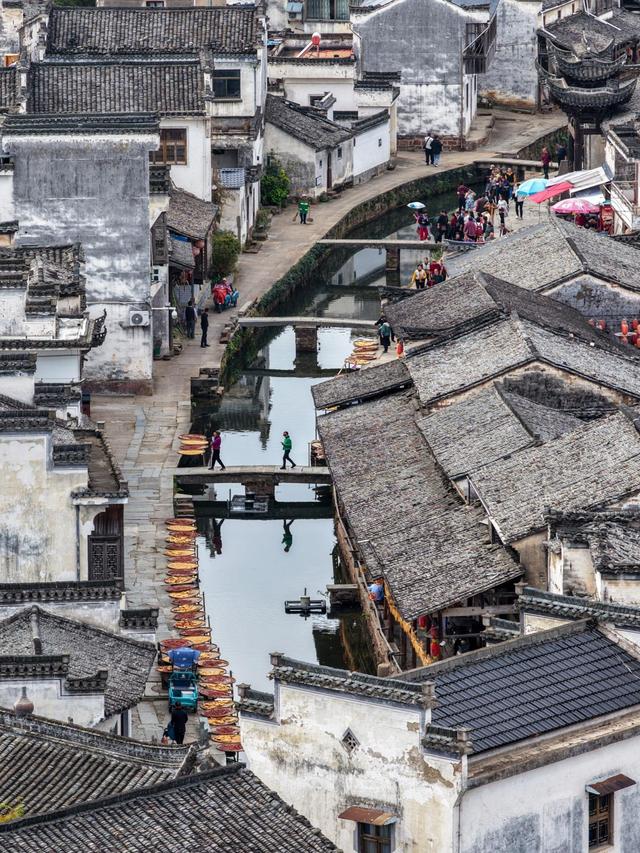 安徽黄山：唐模晒秋 引客打卡