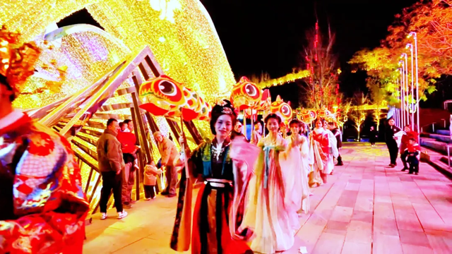 春节长假自流井接待游客超168万人次 “自贡洪崖洞”成热门打卡景点