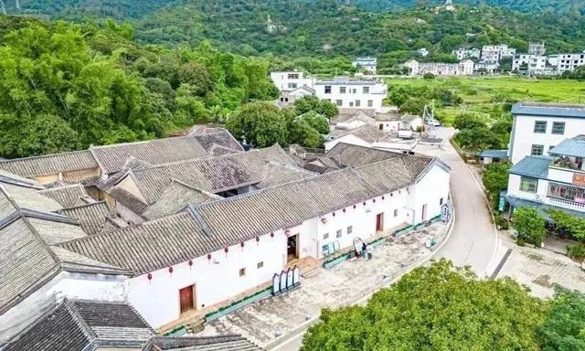 双节假期惠阳搭建动漫吉他乡村三大场景，优惠覆盖吃住行游购娱