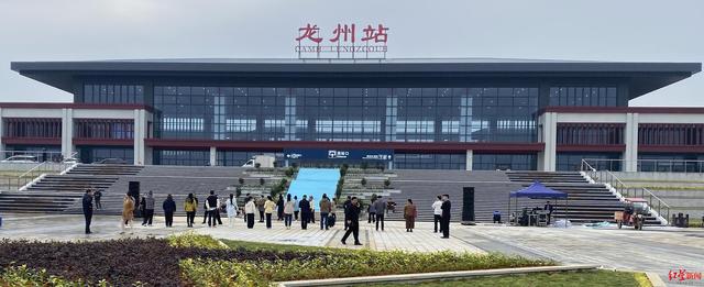 高铁通车，龙州“甩帽”：别了，129年的“有站无车”