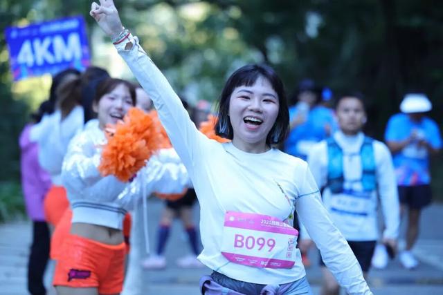 三大世界冠军助阵！直击2025梧桐山登高赛！