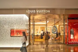 高层频换、业绩下跌、涨价无效 奢侈品牌高冷不起来了？图片