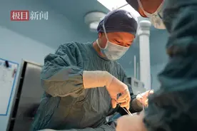 七旬爹爹静脉曲张拖延20年酿险情，医生妙手“排雷”成功化解血栓危机图片