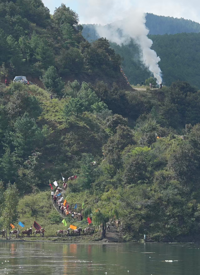 全程高光！万人齐聚，星光璀璨！首届泸沽湖“转山转海节”现场燃爆了！