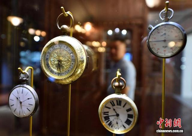 中国钟表名城——福建海丝钟表博物馆展世界钟表文化