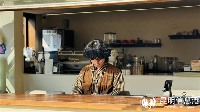 【昆明很好在】滇池畔的旅居者 咖香与琴弦上的诗意栖居