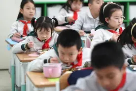 吃饭时的一个小细节，正在让体重和血糖飙升！图片