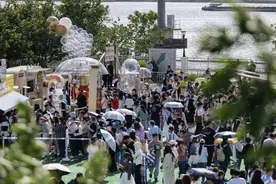 李佳琦直播间举办线下市集，助力上海“赏花经济”新名片图片