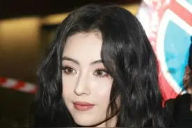 张柏芝17岁大儿子近照曝光！帅气似翻版谢霆锋图片