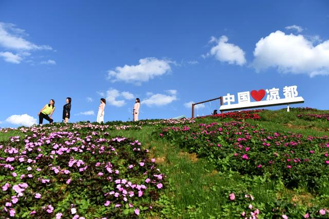 六盘水明湖花海引客来