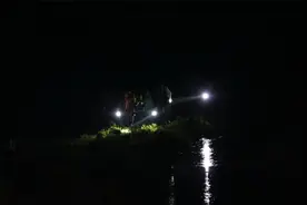 清明节当天，江西群众自发送别救人牺牲副镇长图片