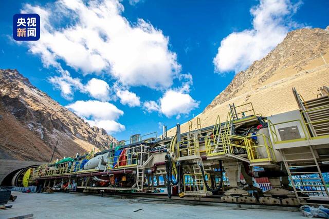 通了！穿越天山 此生必驾