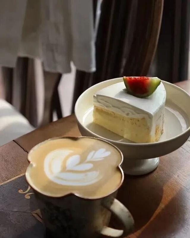 秋光正好，栖霞来邀