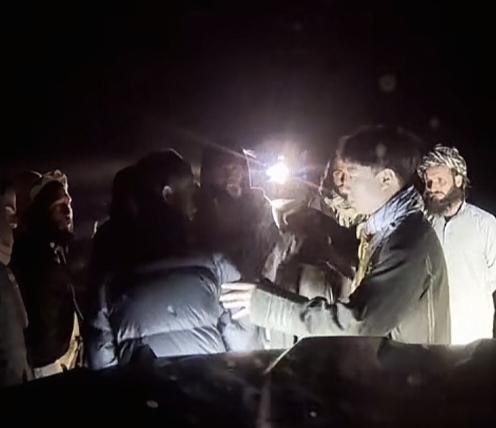 人间丨“80后”夫妻开国产防弹车240天穿越中东15国：曾被伊拉克士兵护送，真切感受到祖国的强大