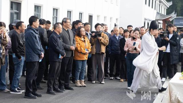 “阅长江·道中华”2025年中华民族共有精神家园建设主题文化活动走进恩施玉露博物馆