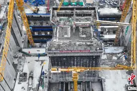 平陆运河马道枢纽下闸首中墩上游侧封顶图片