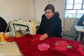 吉木萨尔县民族刺绣绘就致富“锦绣图”图片