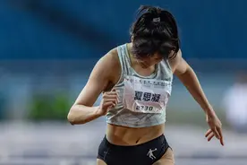 （体育）田径——全国大奖赛第五站：夏思凝夺得女子100米栏冠军图片