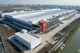 特斯拉上海储能超级工厂竣工，将生产世界最大电化学储能设备图片