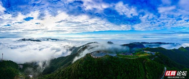 【每日一图@湖南】郴州回龙山巅：秋日云海与日出的浪漫邂逅